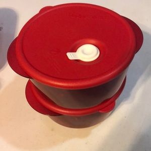Tupperware vent and serve storage containers